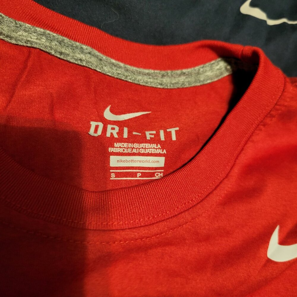 BUNDLE OF 2 WOMANS NIKE DRI FIT T SHIRTS SZ S - Picture 2 of 5